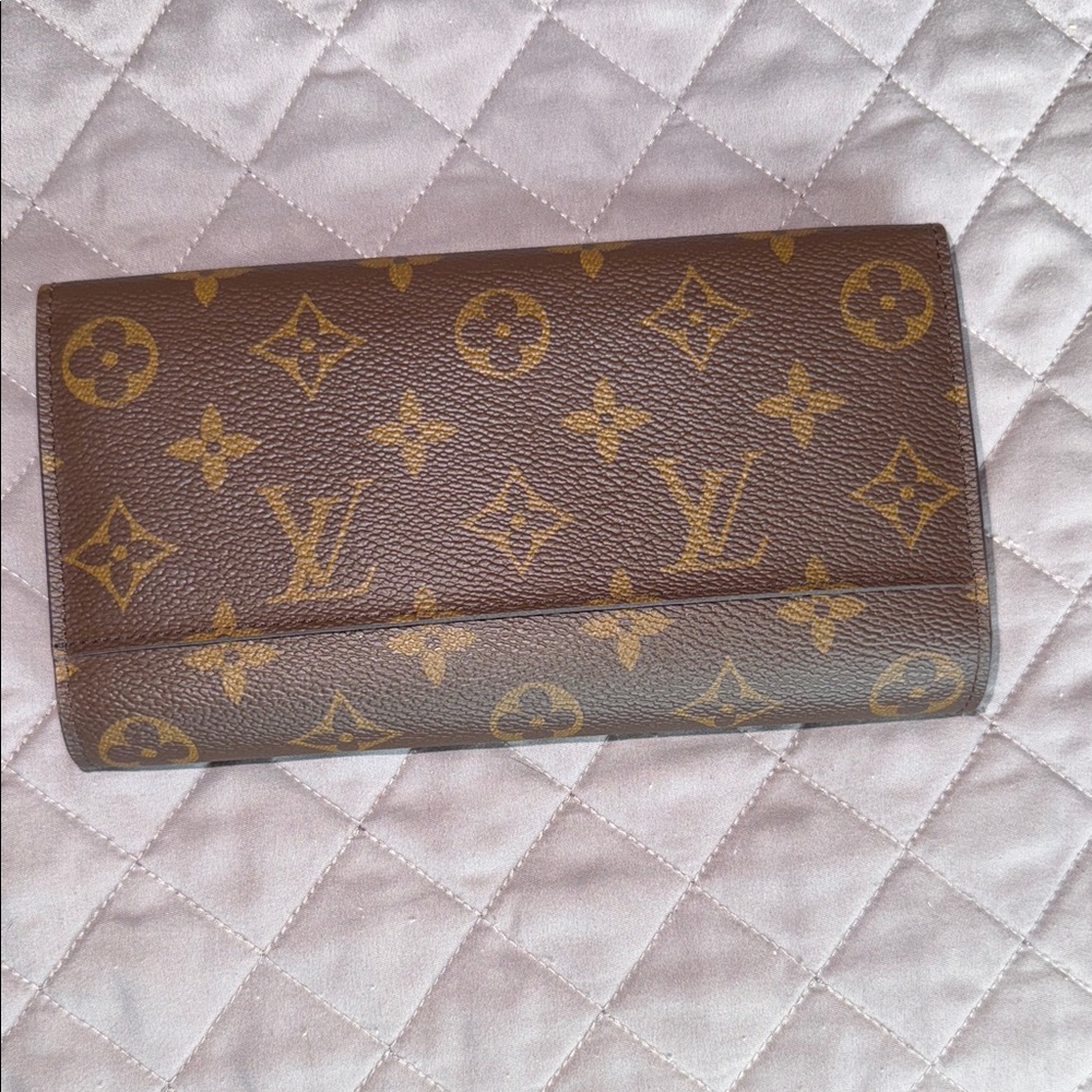 Louis Vuitton Classic Brown and Gold Monogram Wallet - Picture 3 of 6